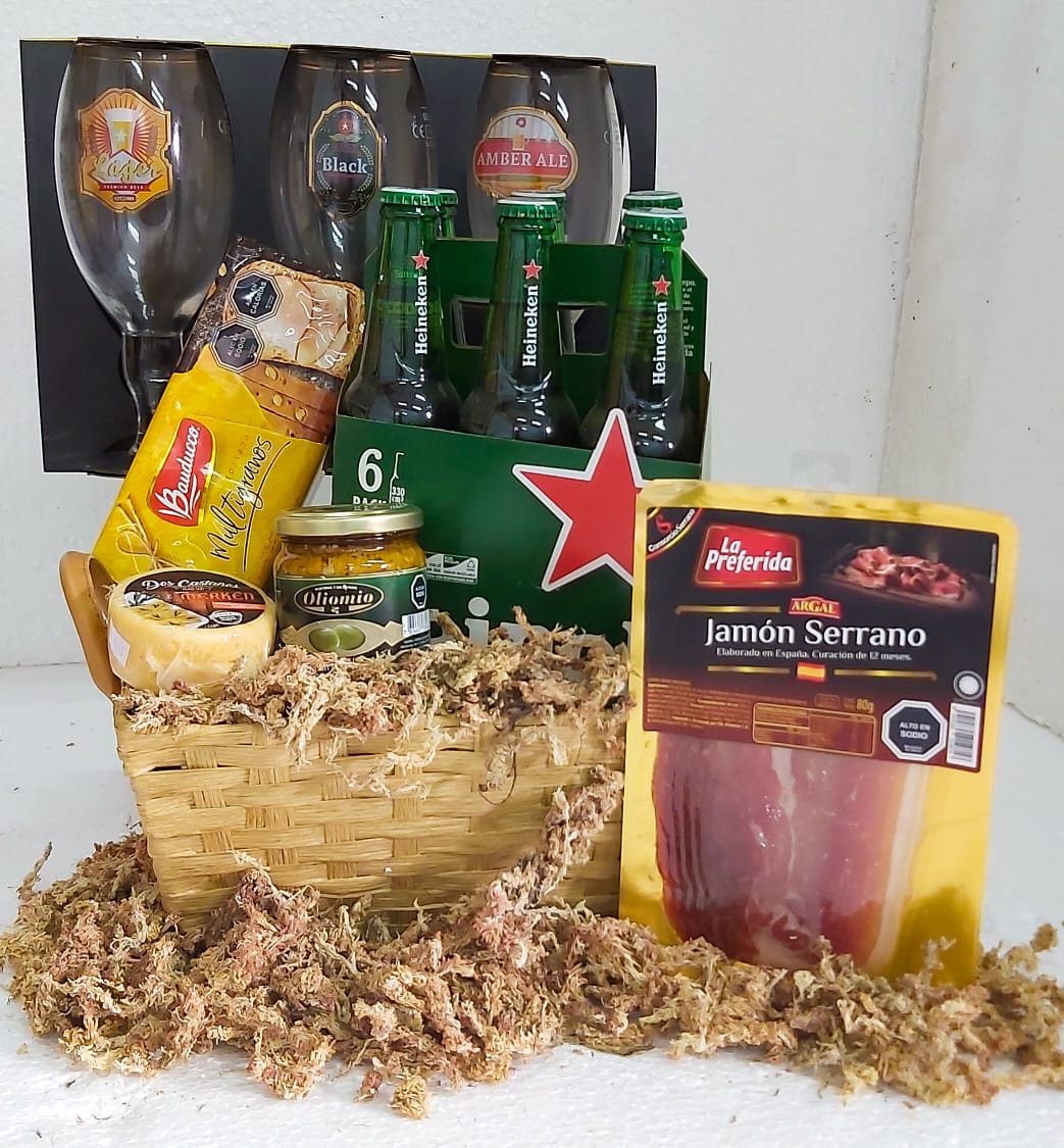 Pack de Cervezas, Pack de copas Cerveceras, Jamon Serrano, Galletas Multigranos, Aceitunas Verdes, Queso con Merken